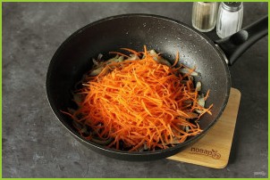 Салат с морковью и солеными огурцами - фото шаг 3