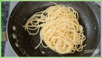 Спагетти с сыром и черным перцем - фото шаг 3
