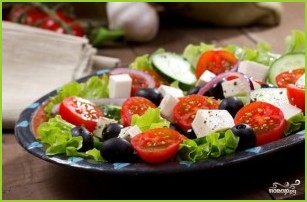 Греческий салат с моцареллой - фото шаг 9