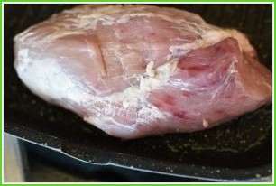 Сочная свинина в фольге с луком и сладким перцем - фото шаг 1