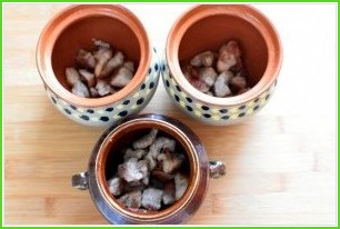 Жаркое в горшочках с белыми грибами и свининой - фото шаг 2