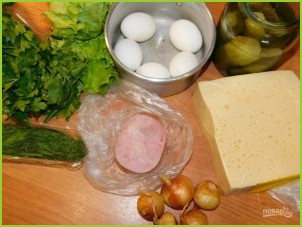 Салат с ветчиной и маринованными огурцами - фото шаг 1